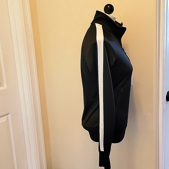 NIKE  The Athletic Dept. - Picture 2 of 5